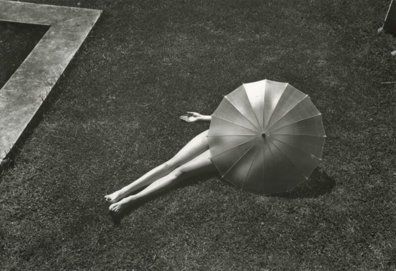 Nude with Parasol, Harper's Bazaar (1935) - Martin Munkácsi Tablo