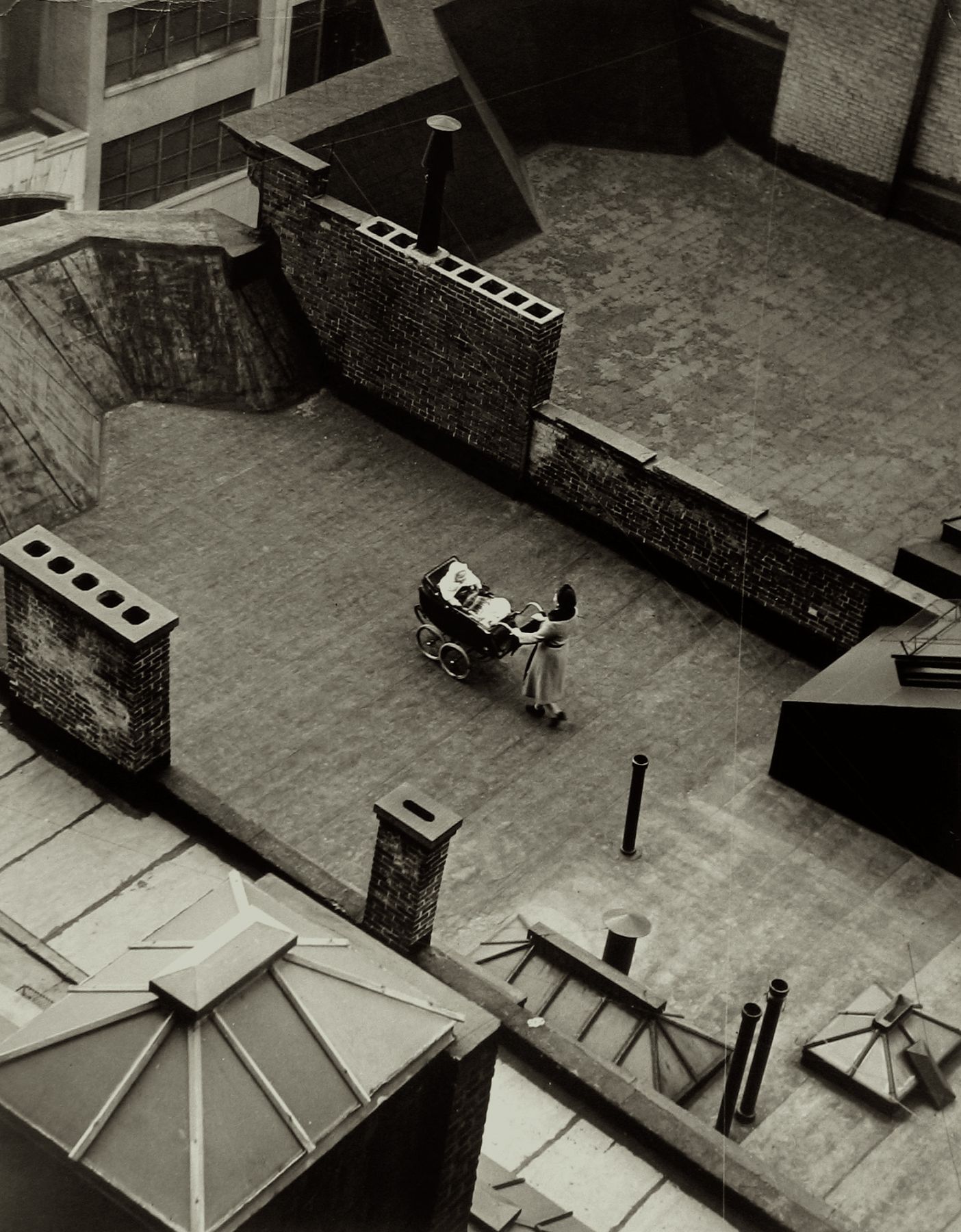 Roof Baby, New York (1940) - Martin Munkácsi Tablo