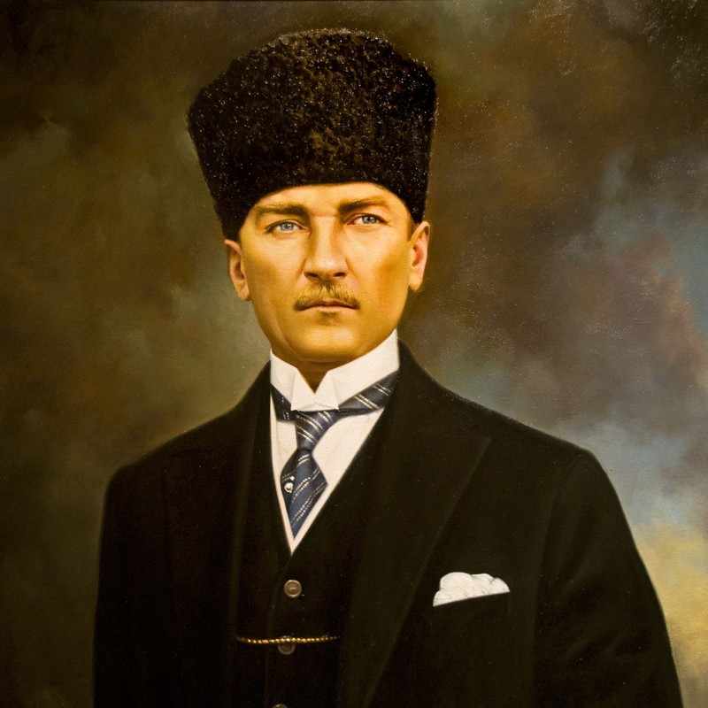 Kalpaklı Atatürk Yağlı Boya Portresi Tablo - Dekolata