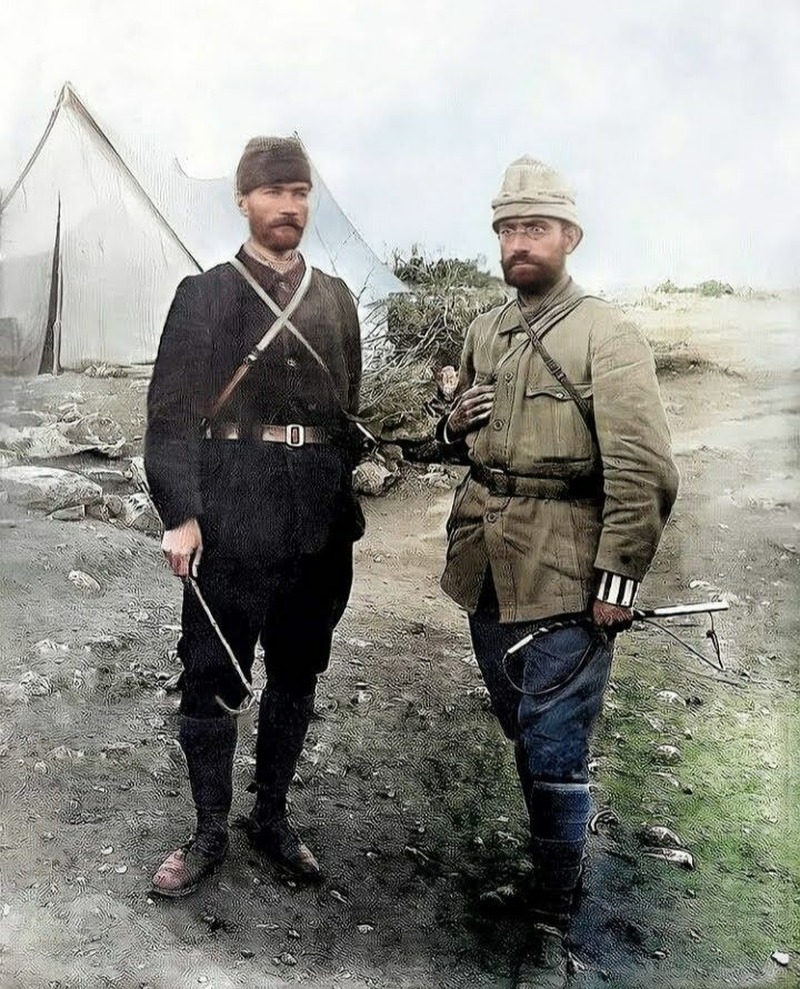 Atatürk ve Silah Arkadaşı Çadır Önünde Renklendirilmiş Fotoğraf Tablo