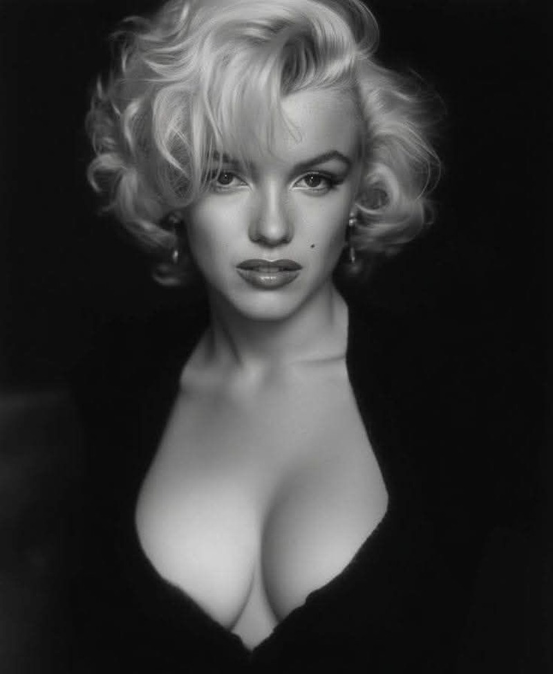 Marilyn Monroe Siyah Beyaz Portre Tablo - Dekolata