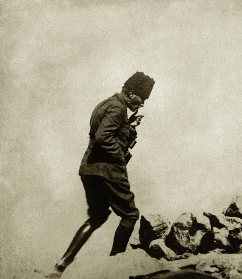 Sepya Tonlarda Atatürk Taşlık Arazide Tarihî Fotoğraf Tablo - Dekolata